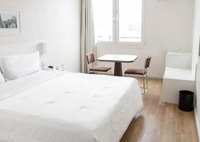 Hotel Plaza Sao Rafael - Proximo Ao Cais Embarcadero E Hosp Santa Casa 4*