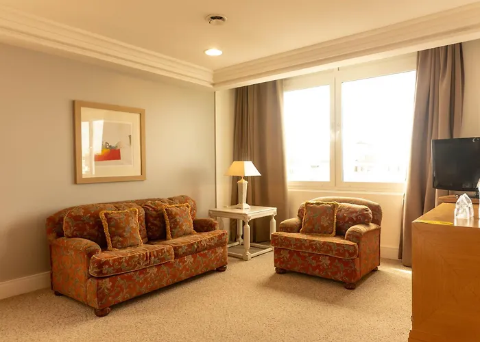 Hotel Plaza Sao Rafael - Proximo Ao Cais Embarcadero E Hosp Santa Casa 4*
